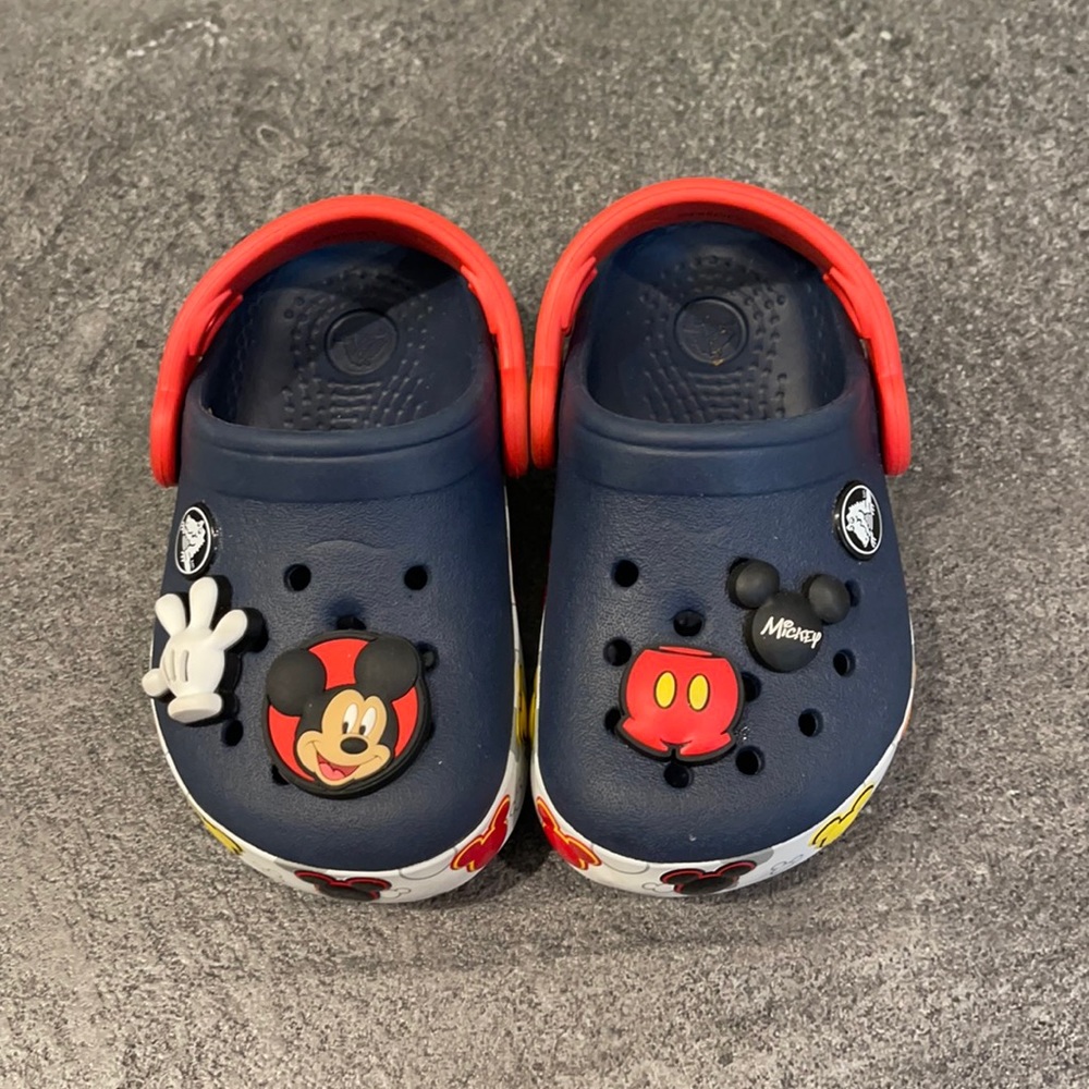 Crocs Unisex-Child Mickey Mouse Light Up Clog
